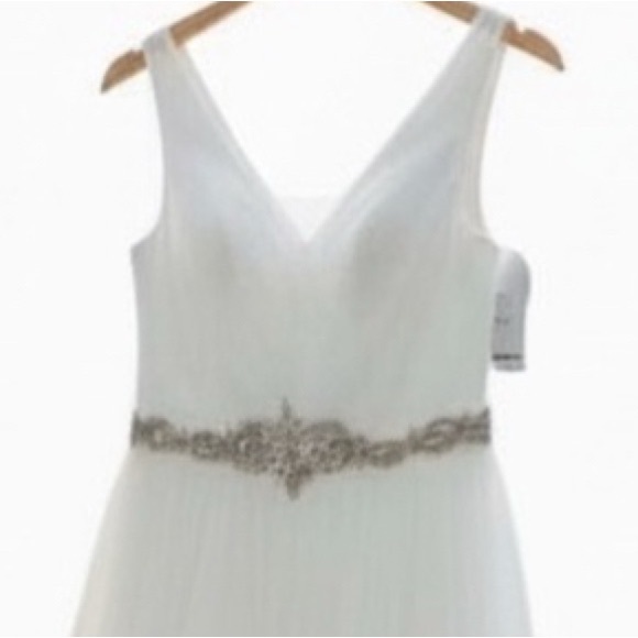Elegant White Tulle pleated V-Neck Bodice Wedding Dress with Jeweled Belt NWT - Picture 5 of 6